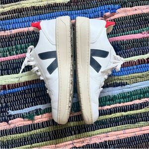 Veja V-10 sneakers  size US 9 EU 40